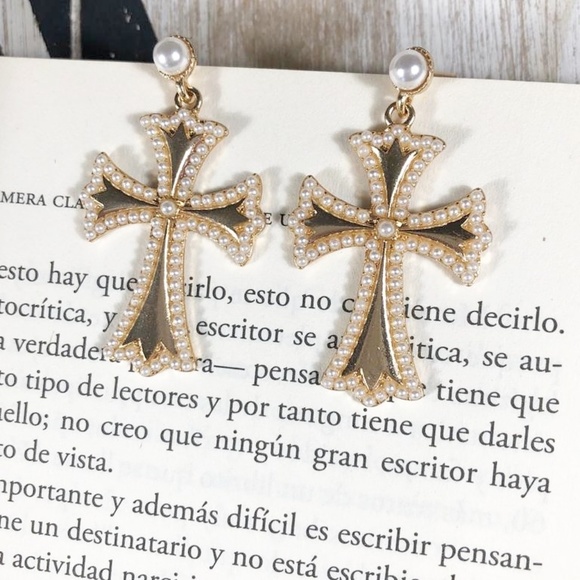 Alquimia Jewelry - GOLD AND WHITE PEARL STATEMENT EARRINGS